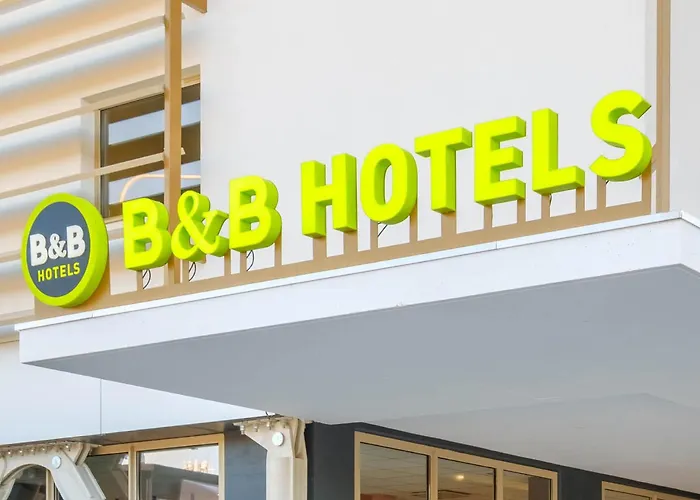 B&B HOTEL Nîmes Centre Arènes